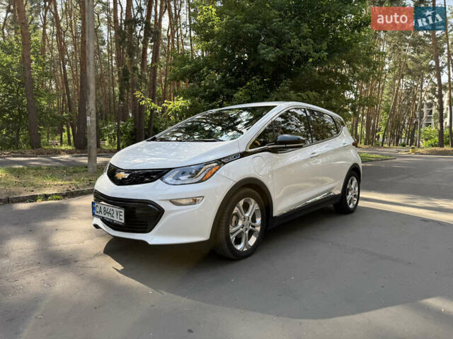 Белый Шевроле Bolt EV, объемом двигателя 0 л и пробегом 69 тыс. км за 14900 $, фото 25 на Automoto.ua