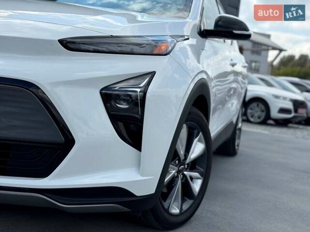 Белый Шевроле Bolt EV, объемом двигателя 0 л и пробегом 56 тыс. км за 21000 $, фото 5 на Automoto.ua