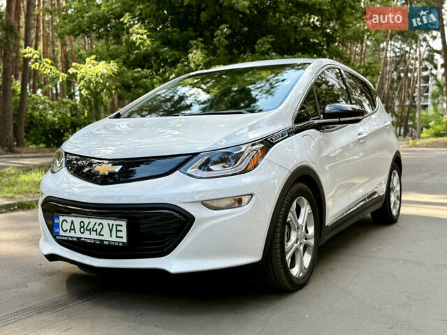 Белый Шевроле Bolt EV, объемом двигателя 0 л и пробегом 69 тыс. км за 14950 $, фото 1 на Automoto.ua