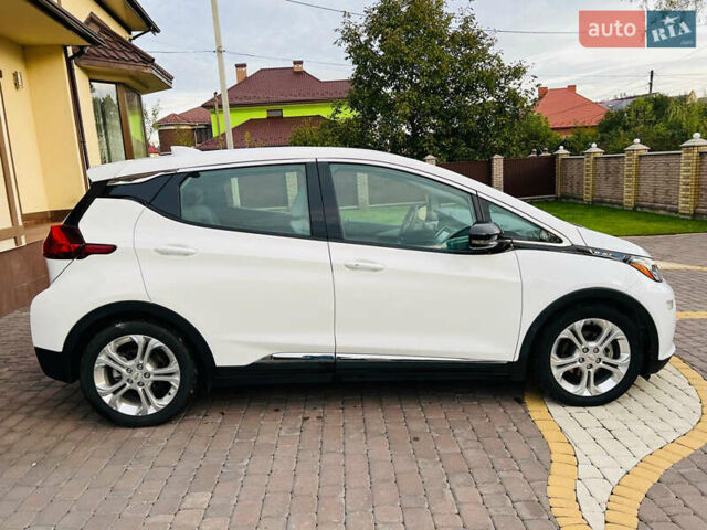 Белый Шевроле Bolt EV, объемом двигателя 0 л и пробегом 100 тыс. км за 14000 $, фото 5 на Automoto.ua