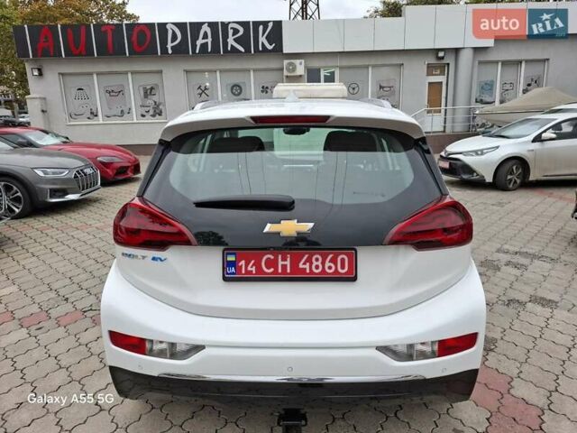 Белый Шевроле Bolt EV, объемом двигателя 0 л и пробегом 59 тыс. км за 19300 $, фото 5 на Automoto.ua