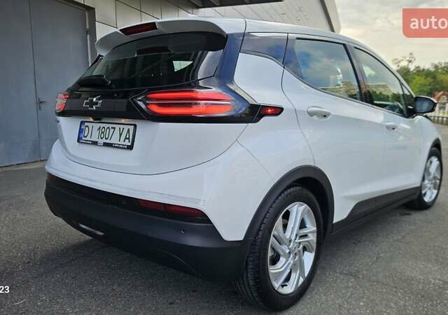 Белый Шевроле Bolt EV, объемом двигателя 0 л и пробегом 45 тыс. км за 16950 $, фото 6 на Automoto.ua