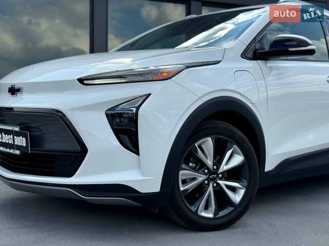Белый Шевроле Bolt EV, объемом двигателя 0 л и пробегом 56 тыс. км за 21000 $, фото 2 на Automoto.ua