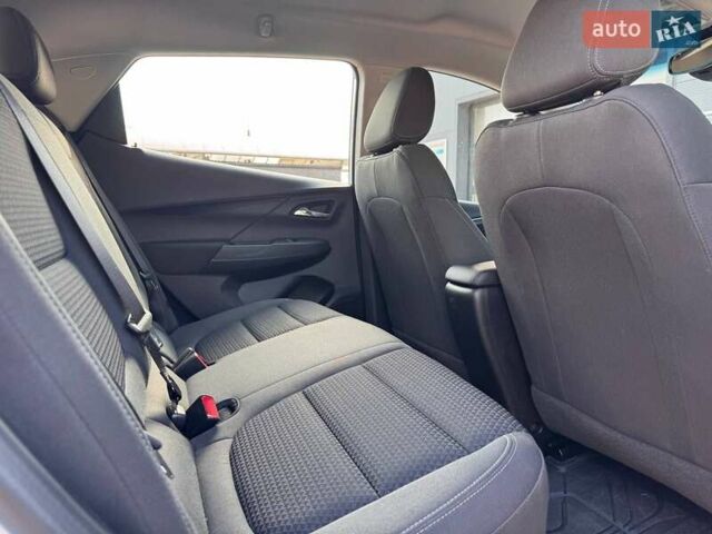 Белый Шевроле Bolt EV, объемом двигателя 0 л и пробегом 45 тыс. км за 18100 $, фото 15 на Automoto.ua