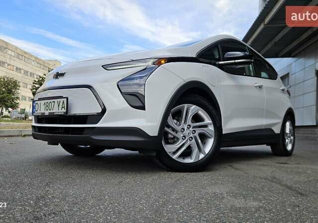 Белый Шевроле Bolt EV, объемом двигателя 0 л и пробегом 45 тыс. км за 16950 $, фото 10 на Automoto.ua