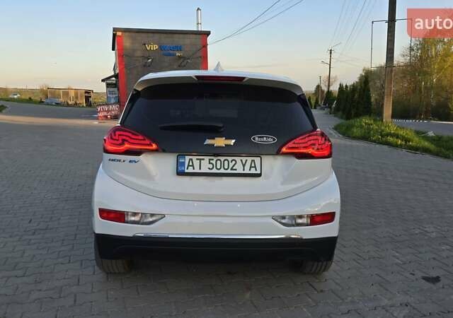 Белый Шевроле Bolt EV, объемом двигателя 0 л и пробегом 83 тыс. км за 15900 $, фото 5 на Automoto.ua