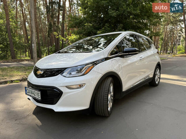 Белый Шевроле Bolt EV, объемом двигателя 0 л и пробегом 69 тыс. км за 14900 $, фото 24 на Automoto.ua