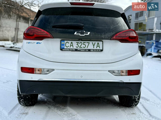 Белый Шевроле Bolt EV, объемом двигателя 0 л и пробегом 77 тыс. км за 15200 $, фото 2 на Automoto.ua