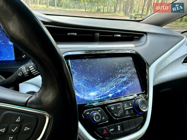 Белый Шевроле Bolt EV, объемом двигателя 0 л и пробегом 69 тыс. км за 14950 $, фото 15 на Automoto.ua