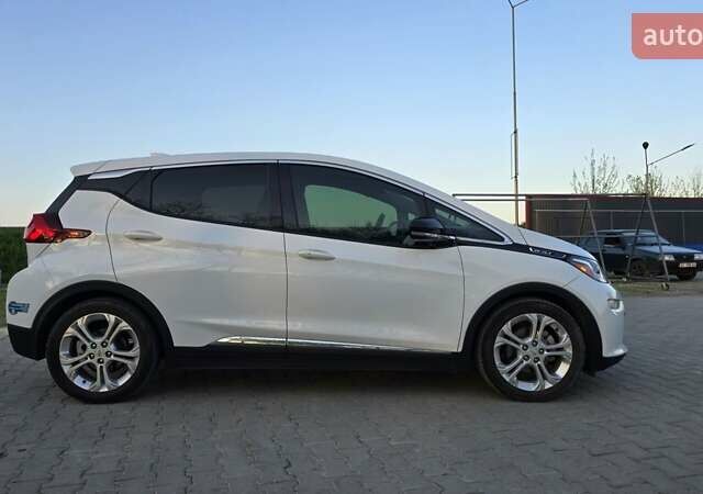 Белый Шевроле Bolt EV, объемом двигателя 0 л и пробегом 83 тыс. км за 15900 $, фото 3 на Automoto.ua