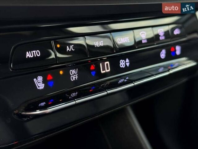 Белый Шевроле Bolt EV, объемом двигателя 0 л и пробегом 56 тыс. км за 21000 $, фото 32 на Automoto.ua