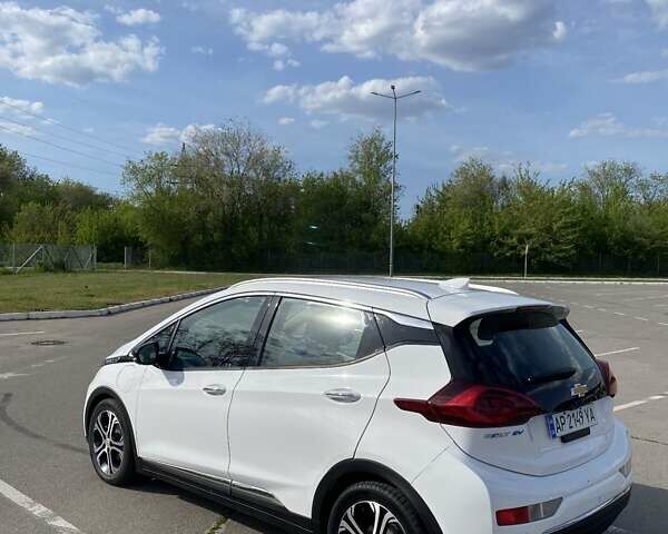 Белый Шевроле Bolt EV, объемом двигателя 0 л и пробегом 100 тыс. км за 12800 $, фото 8 на Automoto.ua