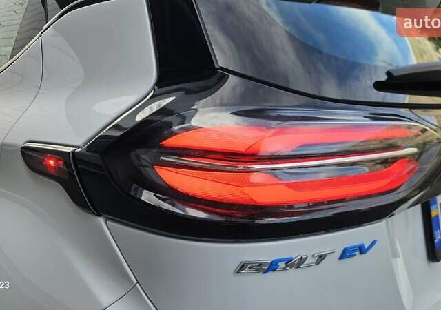 Белый Шевроле Bolt EV, объемом двигателя 0 л и пробегом 45 тыс. км за 16950 $, фото 11 на Automoto.ua