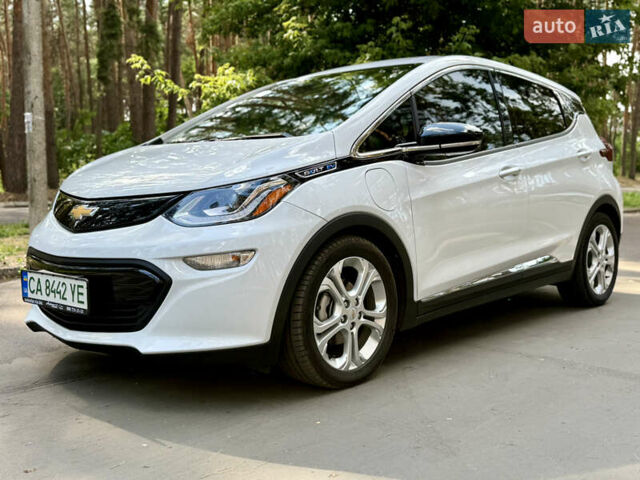 Белый Шевроле Bolt EV, объемом двигателя 0 л и пробегом 68 тыс. км за 14800 $, фото 13 на Automoto.ua
