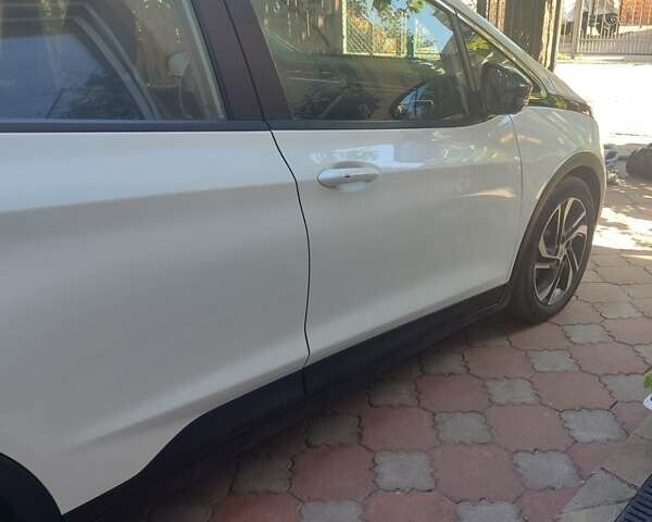 Белый Шевроле Bolt EV, объемом двигателя 0 л и пробегом 28 тыс. км за 17800 $, фото 8 на Automoto.ua
