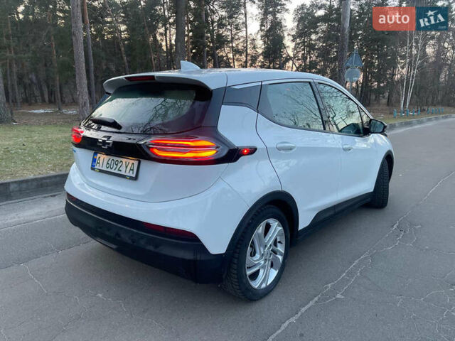 Белый Шевроле Bolt EV, объемом двигателя 0 л и пробегом 17 тыс. км за 19600 $, фото 6 на Automoto.ua