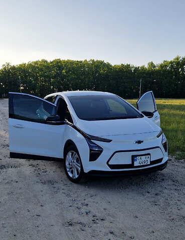Белый Шевроле Bolt EV, объемом двигателя 0 л и пробегом 10 тыс. км за 17400 $, фото 2 на Automoto.ua