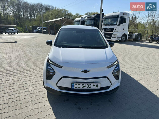 Белый Шевроле Bolt EV, объемом двигателя 0 л и пробегом 83 тыс. км за 16400 $, фото 7 на Automoto.ua