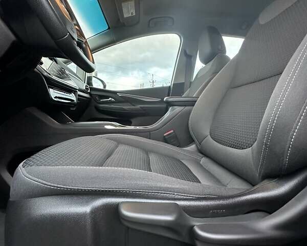 Белый Шевроле Bolt EV, объемом двигателя 0 л и пробегом 41 тыс. км за 16999 $, фото 25 на Automoto.ua