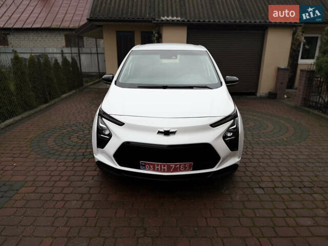 Белый Шевроле Bolt EV, объемом двигателя 0 л и пробегом 63 тыс. км за 16500 $, фото 1 на Automoto.ua