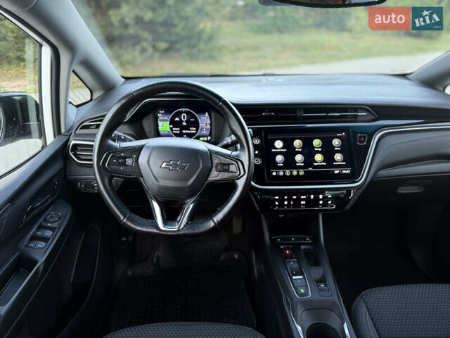 Белый Шевроле Bolt EV, объемом двигателя 0 л и пробегом 59 тыс. км за 17000 $, фото 16 на Automoto.ua