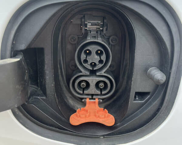 Білий Шевроле Bolt EV, об'ємом двигуна 0 л та пробігом 130 тис. км за 15850 $, фото 12 на Automoto.ua
