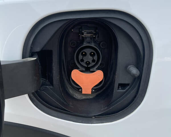 Білий Шевроле Bolt EV, об'ємом двигуна 0 л та пробігом 130 тис. км за 15850 $, фото 11 на Automoto.ua