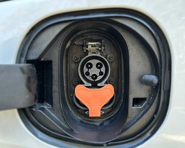 Білий Шевроле Bolt EV, об'ємом двигуна 0 л та пробігом 41 тис. км за 18600 $, фото 33 на Automoto.ua