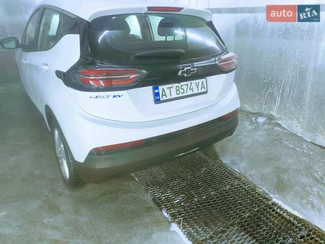 Белый Шевроле Bolt EV, объемом двигателя 0 л и пробегом 82 тыс. км за 17500 $, фото 15 на Automoto.ua