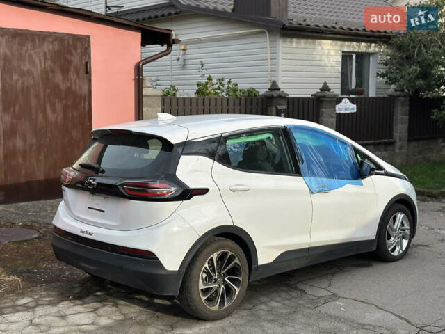 Белый Шевроле Bolt EV, объемом двигателя 0 л и пробегом 78 тыс. км за 10300 $, фото 3 на Automoto.ua