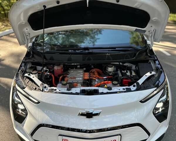Білий Шевроле Bolt EV, об'ємом двигуна 0 л та пробігом 41 тис. км за 18600 $, фото 34 на Automoto.ua