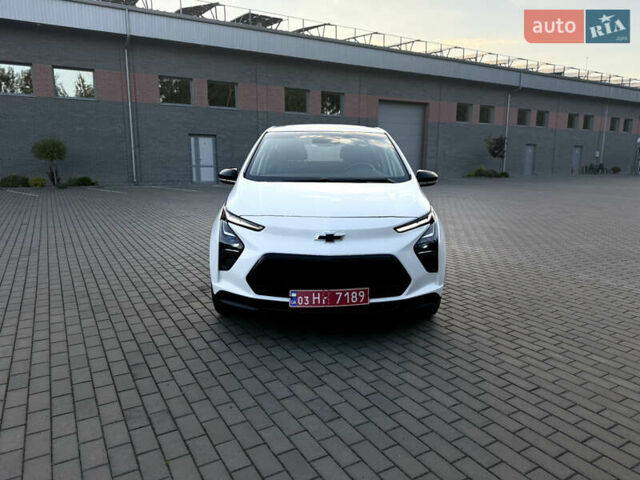 Белый Шевроле Bolt EV, объемом двигателя 0 л и пробегом 59 тыс. км за 17000 $, фото 4 на Automoto.ua