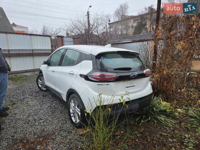 Белый Шевроле Bolt EV, объемом двигателя 0 л и пробегом 84 тыс. км за 10000 $, фото 6 на Automoto.ua