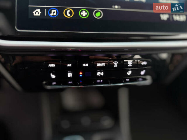 Белый Шевроле Bolt EV, объемом двигателя 0 л и пробегом 63 тыс. км за 16500 $, фото 19 на Automoto.ua