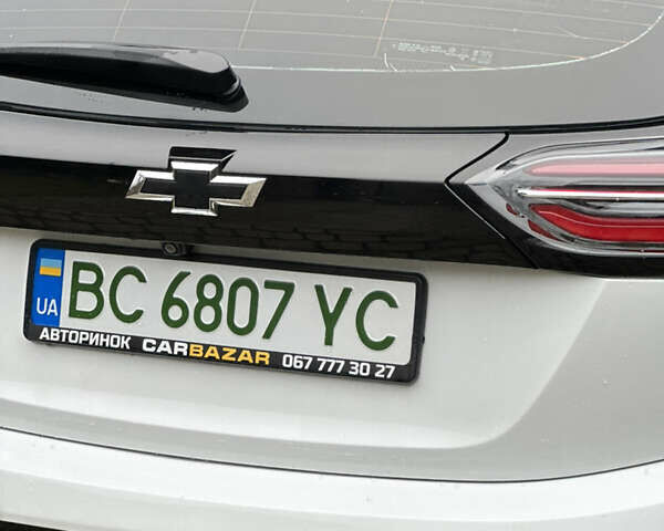 Белый Шевроле Bolt EV, объемом двигателя 0 л и пробегом 38 тыс. км за 18500 $, фото 44 на Automoto.ua