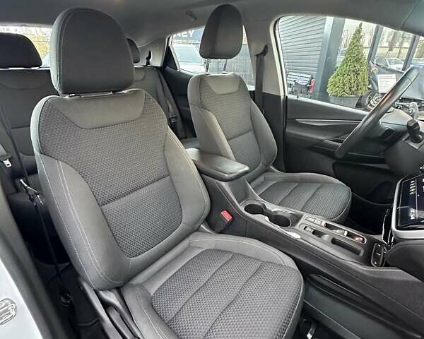 Белый Шевроле Bolt EV, объемом двигателя 0 л и пробегом 41 тыс. км за 16999 $, фото 27 на Automoto.ua