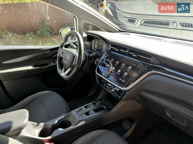 Белый Шевроле Bolt EV, объемом двигателя 0 л и пробегом 63 тыс. км за 16900 $, фото 22 на Automoto.ua