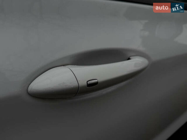 Белый Шевроле Bolt EV, объемом двигателя 0 л и пробегом 63 тыс. км за 16500 $, фото 13 на Automoto.ua