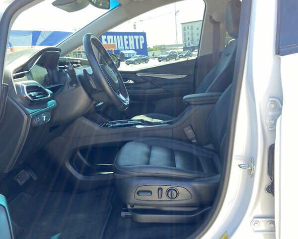 Белый Шевроле Bolt EV, объемом двигателя 0 л и пробегом 51 тыс. км за 17300 $, фото 9 на Automoto.ua