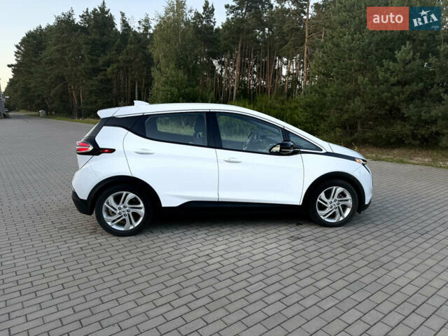 Белый Шевроле Bolt EV, объемом двигателя 0 л и пробегом 59 тыс. км за 17000 $, фото 7 на Automoto.ua