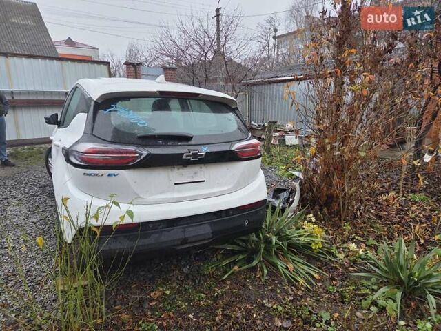 Белый Шевроле Bolt EV, объемом двигателя 0 л и пробегом 84 тыс. км за 10000 $, фото 5 на Automoto.ua