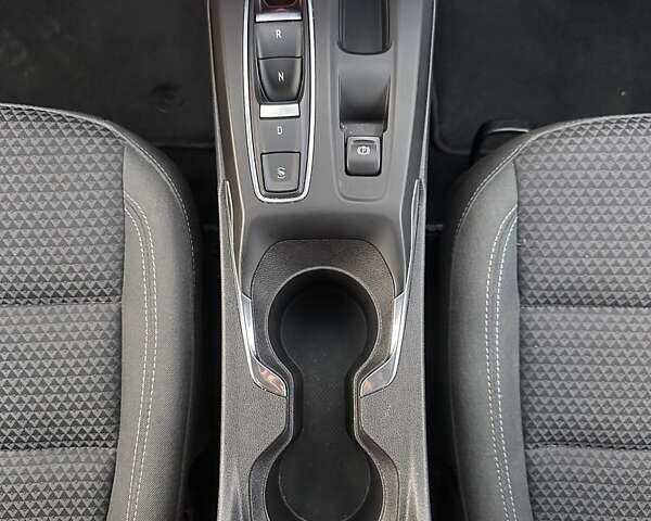 Белый Шевроле Bolt EV, объемом двигателя 0 л и пробегом 41 тыс. км за 16999 $, фото 30 на Automoto.ua