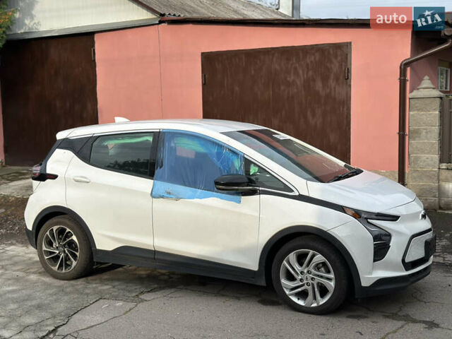 Белый Шевроле Bolt EV, объемом двигателя 0 л и пробегом 78 тыс. км за 10300 $, фото 2 на Automoto.ua