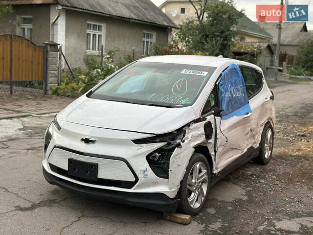 Белый Шевроле Bolt EV, объемом двигателя 0 л и пробегом 78 тыс. км за 10300 $, фото 6 на Automoto.ua