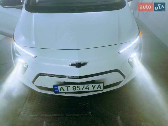 Белый Шевроле Bolt EV, объемом двигателя 0 л и пробегом 82 тыс. км за 17500 $, фото 5 на Automoto.ua
