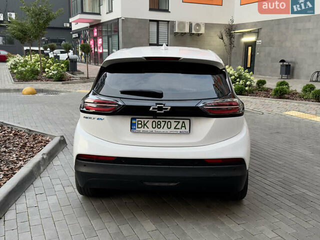 Белый Шевроле Bolt EV, объемом двигателя 0 л и пробегом 24 тыс. км за 18800 $, фото 17 на Automoto.ua