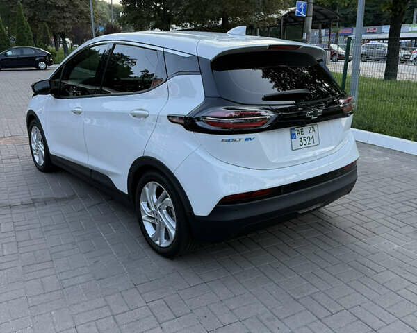 Белый Шевроле Bolt EV, объемом двигателя 0 л и пробегом 36 тыс. км за 20000 $, фото 2 на Automoto.ua