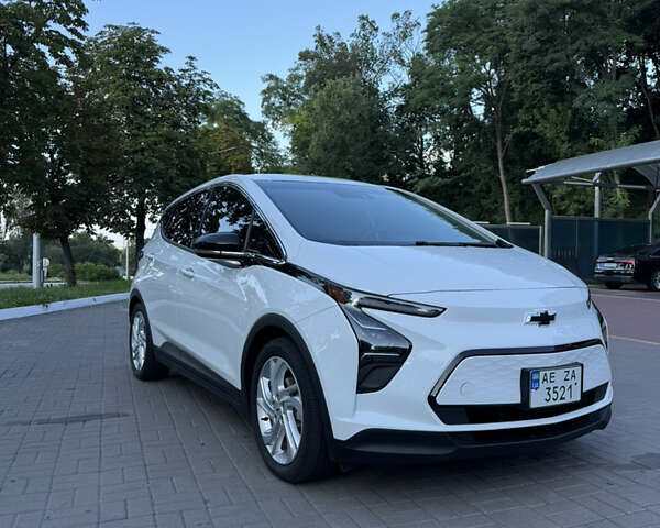 Белый Шевроле Bolt EV, объемом двигателя 0 л и пробегом 36 тыс. км за 20000 $, фото 1 на Automoto.ua