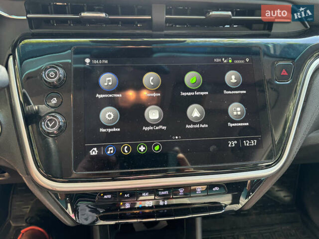 Белый Шевроле Bolt EV, объемом двигателя 0 л и пробегом 28 тыс. км за 18400 $, фото 7 на Automoto.ua