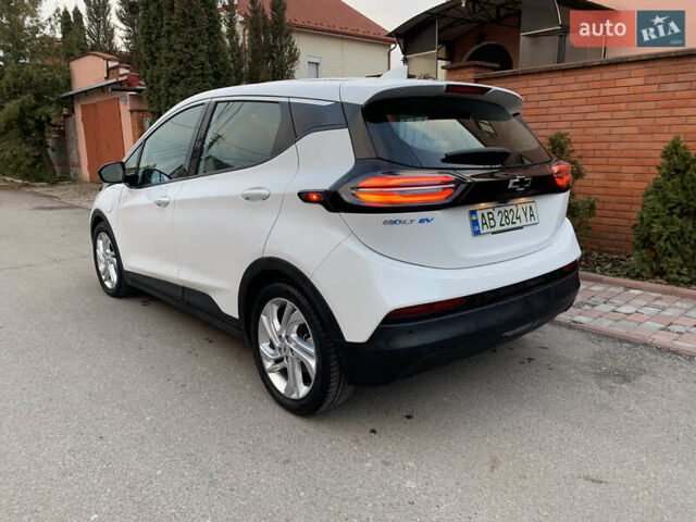 Белый Шевроле Bolt EV, объемом двигателя 0 л и пробегом 30 тыс. км за 17150 $, фото 3 на Automoto.ua